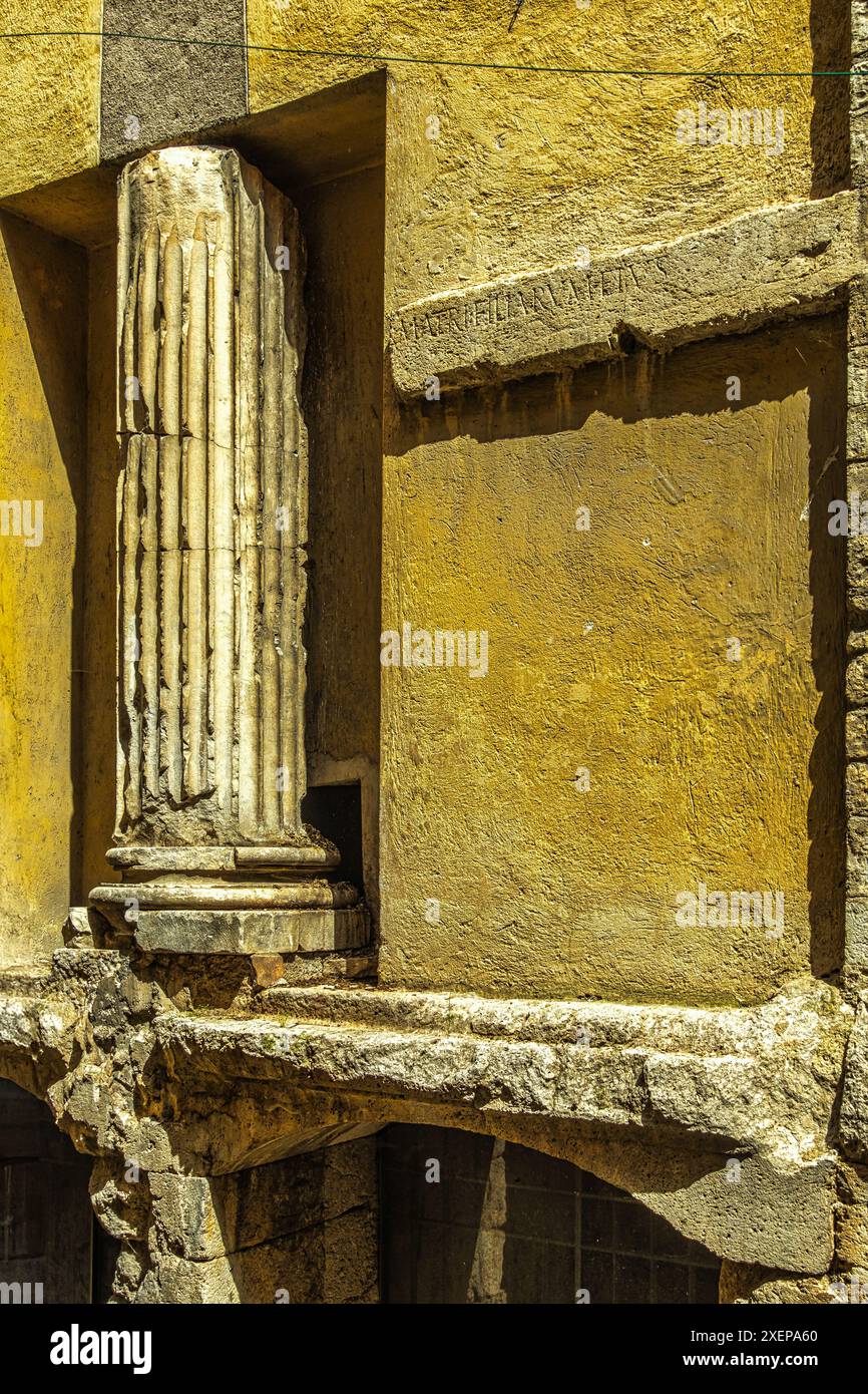 Spoleto ancient roman arch hi-res stock photography and images - Alamy