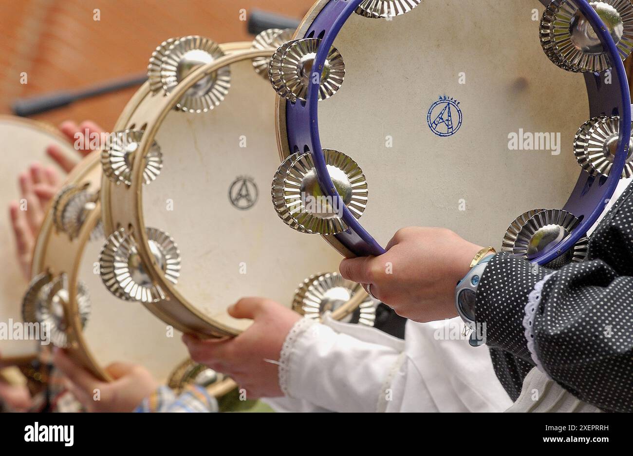 Basque Percussion Female children playing percussions hi-res stock photography and images ...