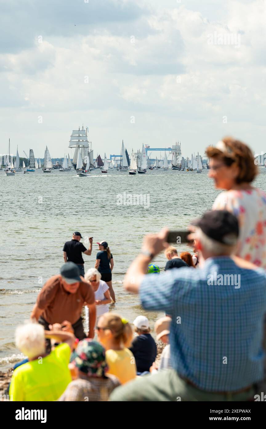 Kiel Germany 29th June 2024 Numerous Large And Small Sailing Ships kiel-germany-29th-june-2024-numerous-large-and-small-sailing-ships