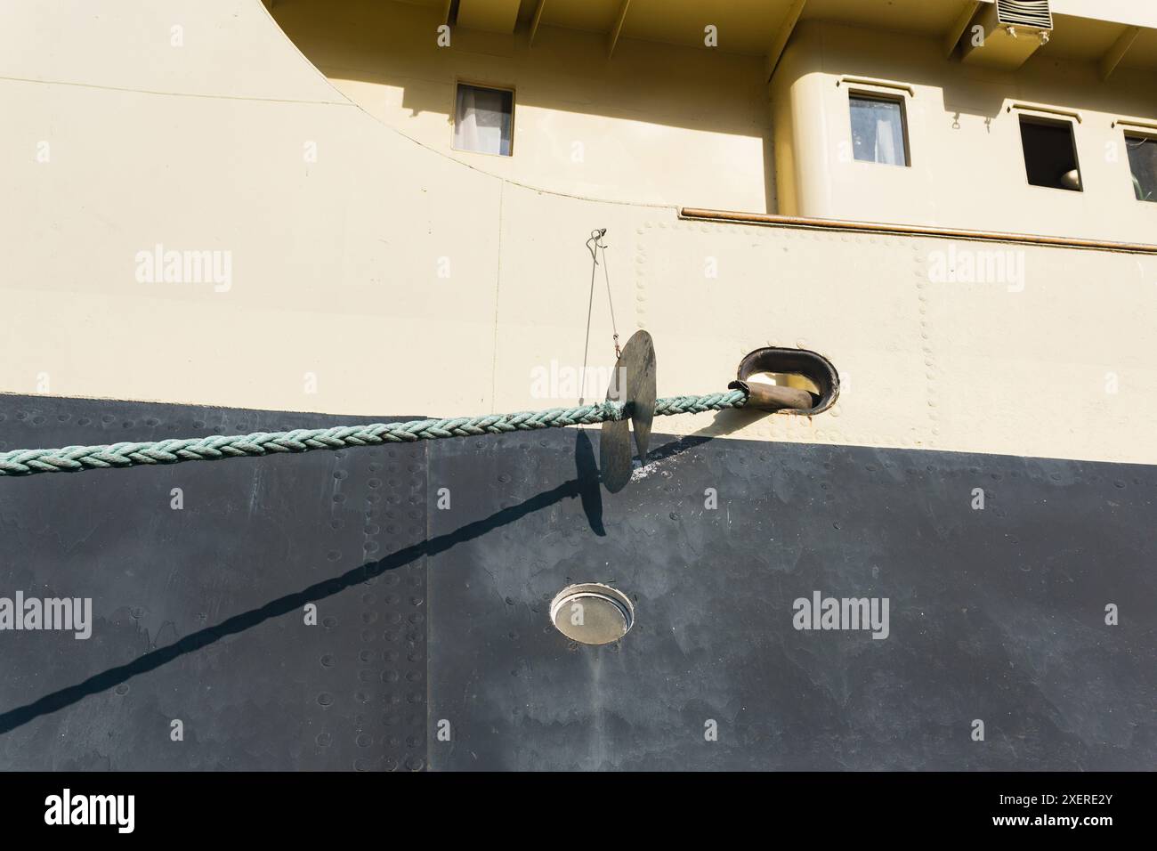 disk on mooring line to prevent rats from entering the ship Stock Photo ...