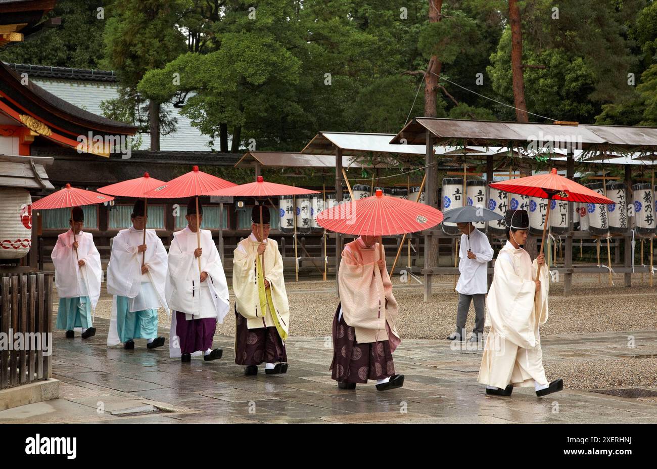 Yasaka shrine jinja gion hi-res stock photography and images - Alamy