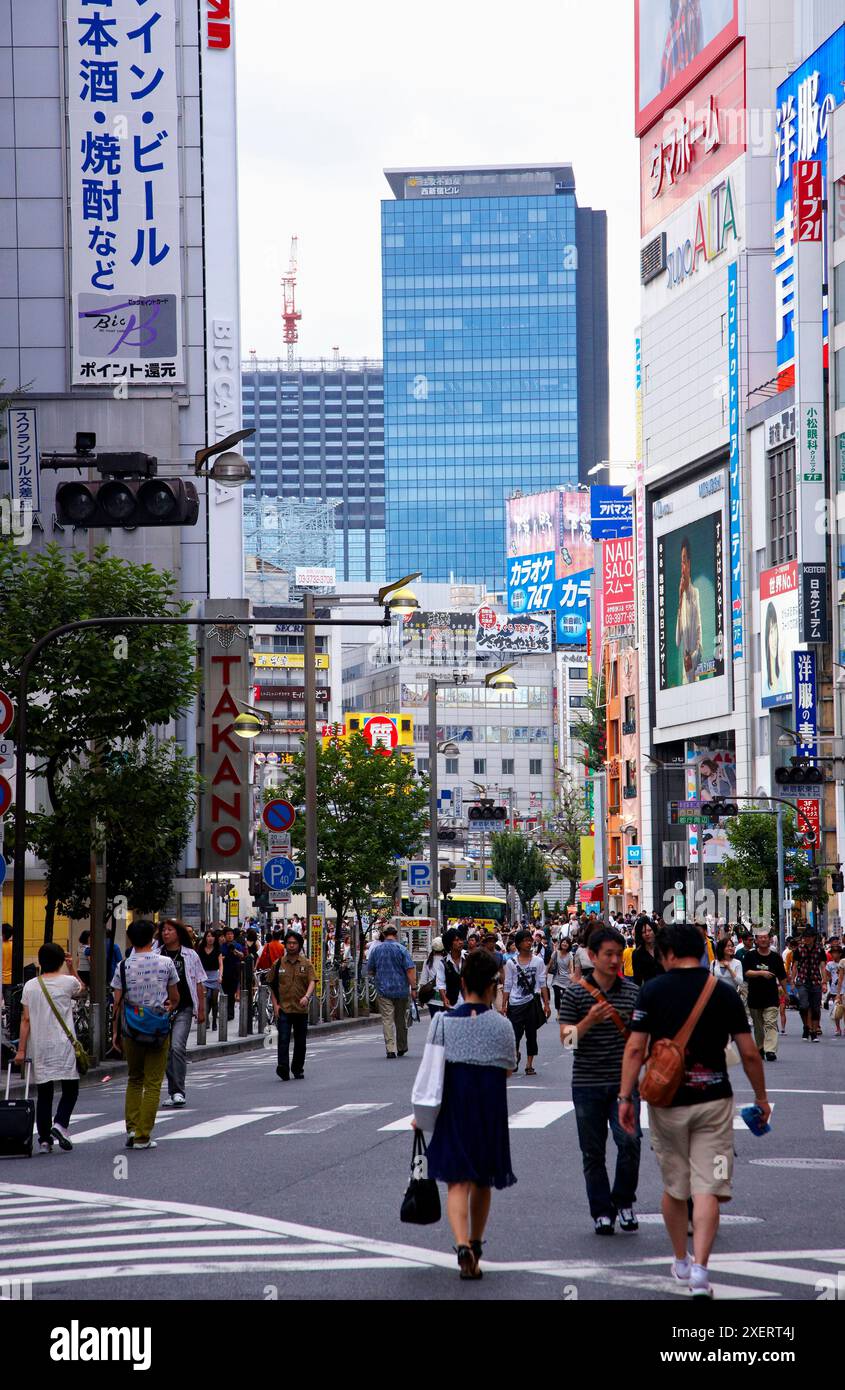Billboards shinjuku tokyo japan hi-res stock photography and images - Alamy