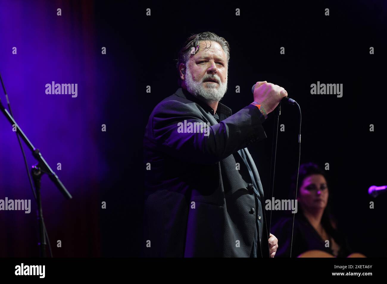 Russell Crowe s Indoor Garden Party on the Acoustic Stage at the