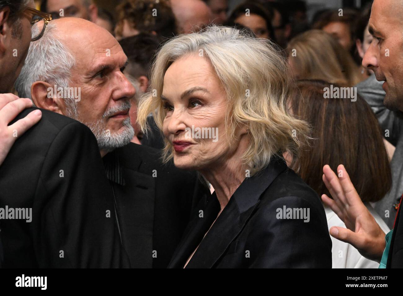 Munich, Germany. 29th June, 2024. US actress Jessica Lange walks the turquoise carpet to the opening gala with the world premiere of the comedy 'Zwei zu eins' at the Isarphilharmonie in HP8 as part of the Munich Film Festival. Credit: Felix Hörhager/dpa/Alamy Live News Stock Photo