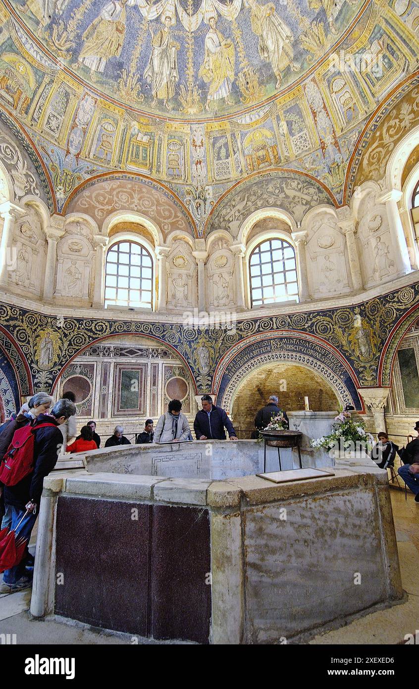Byzantine mosaics at Battistero Neoniano. Ravenna. Emilia-Romagna ...