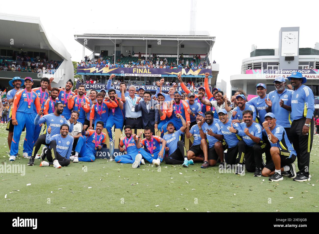 India players celebrates with the trophy following the 2025 ICC Men's
