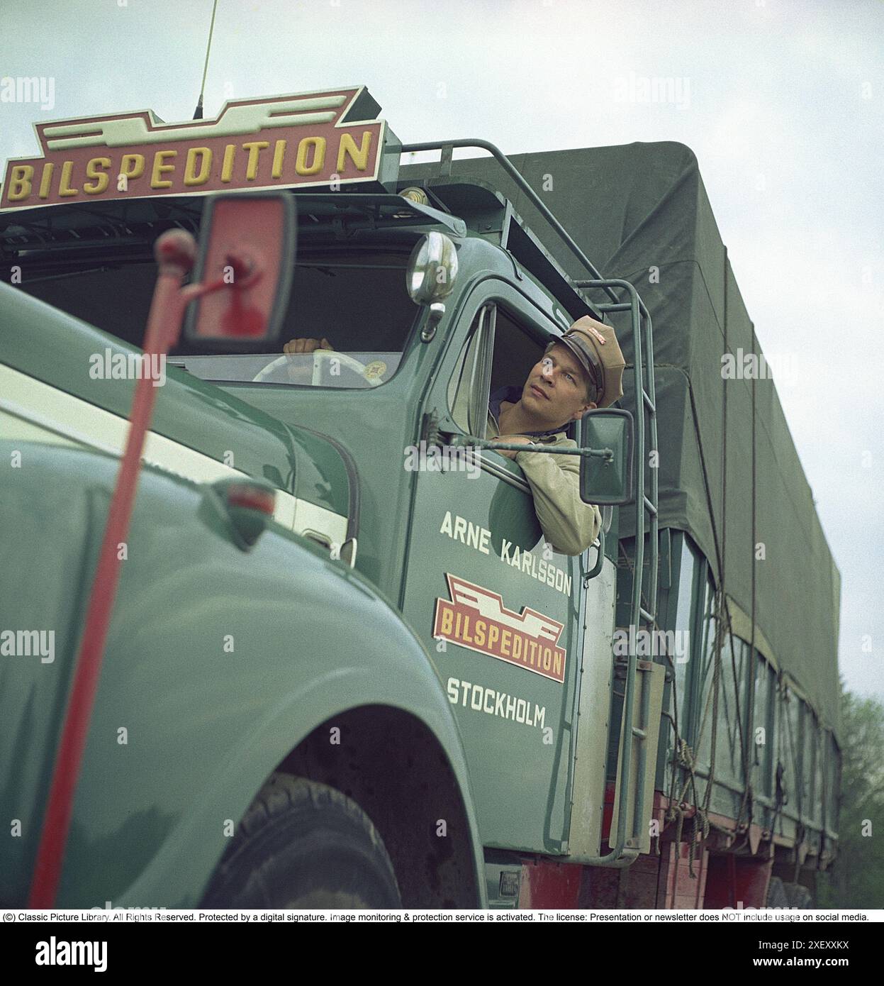 Delivery and 1950s hi-res stock photography and images - Alamy, image size:1247x1390