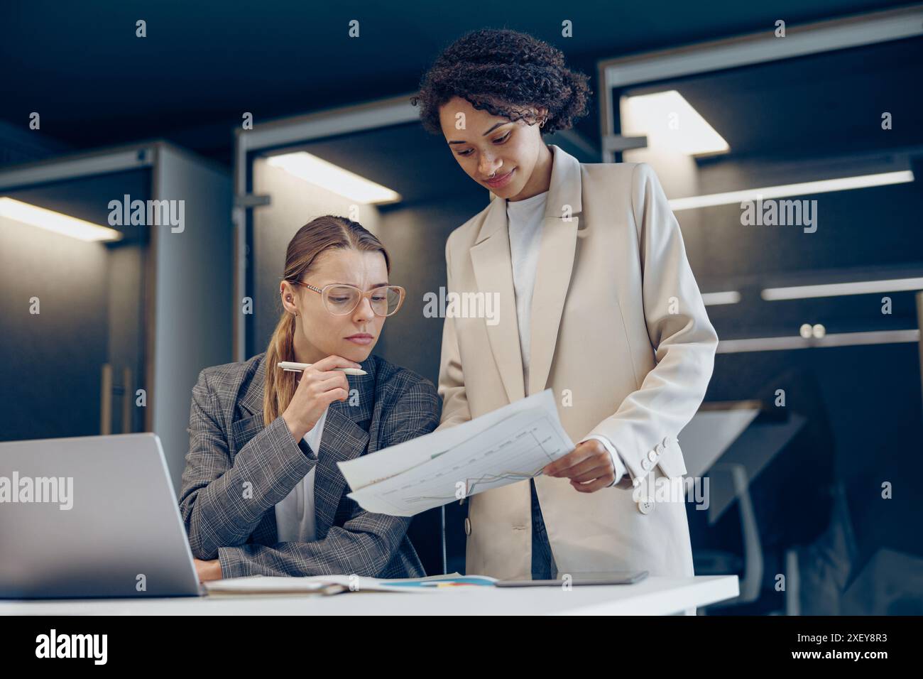 Female boss with team hi-res stock photography and images - Alamy