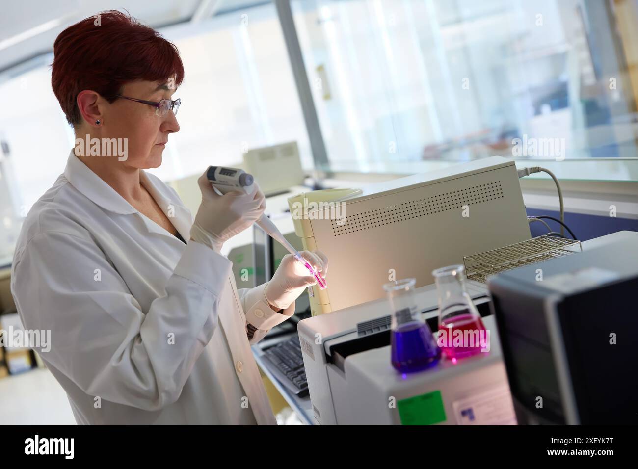 Visible Lab Visible waist hi-res stock photography and images - Alamy