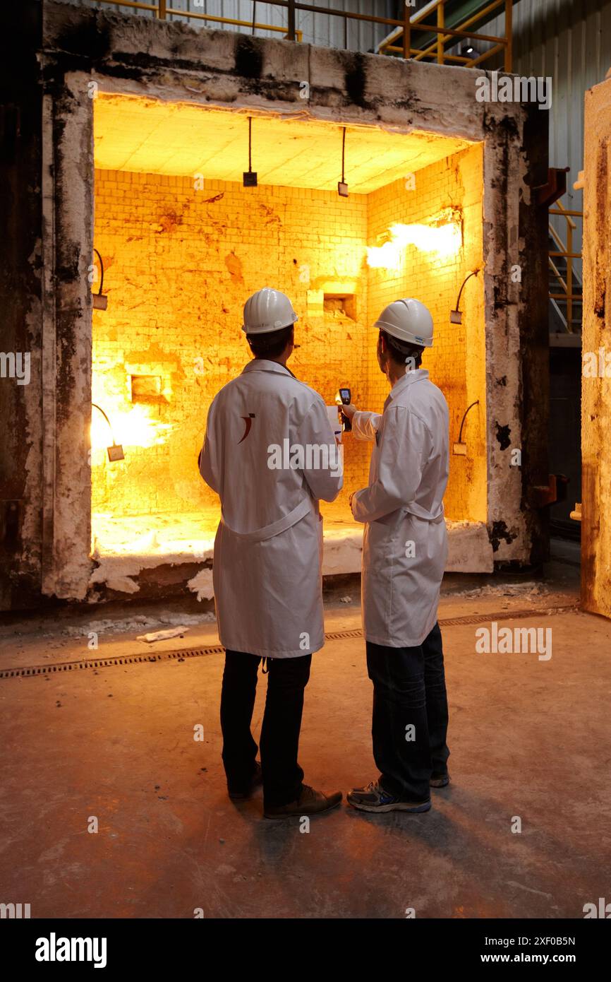 Testing Temperature For Fire Taking temperature, fire resistance test, Technology Research Center ...