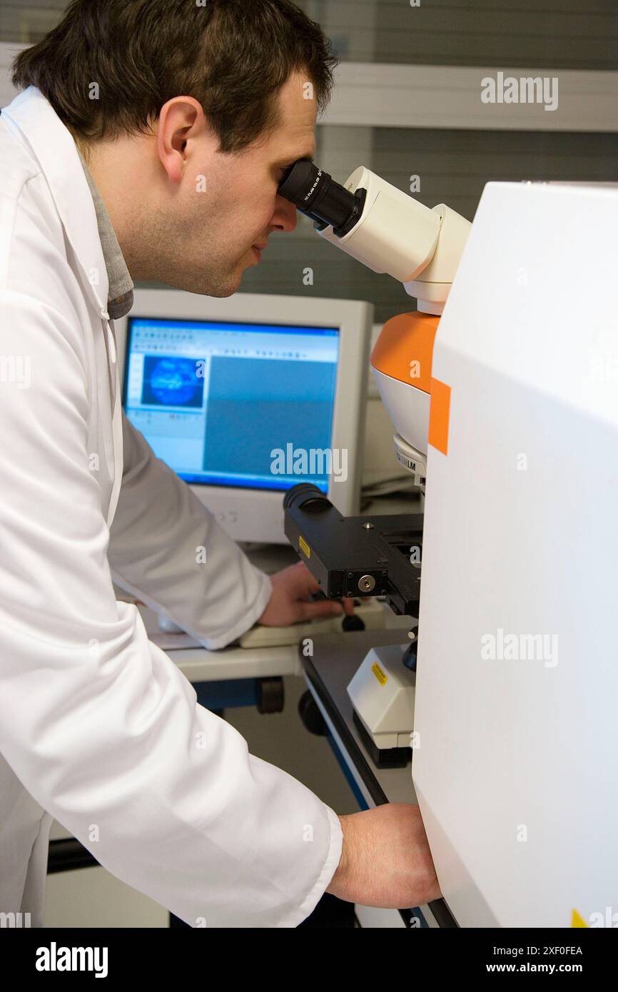 High Resolution Raman Spectrometer Raman spectrometers hi-res stock photography and images - Alamy