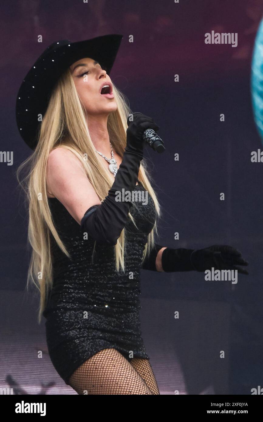 Glastonbury, UK. 30th June, 2024. Shania Twain seen performing on the