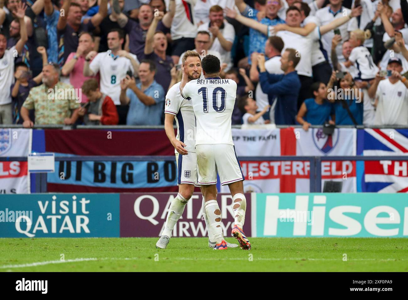 England midfielder Jude Bellingham scores a GOAL 11 and celebrates