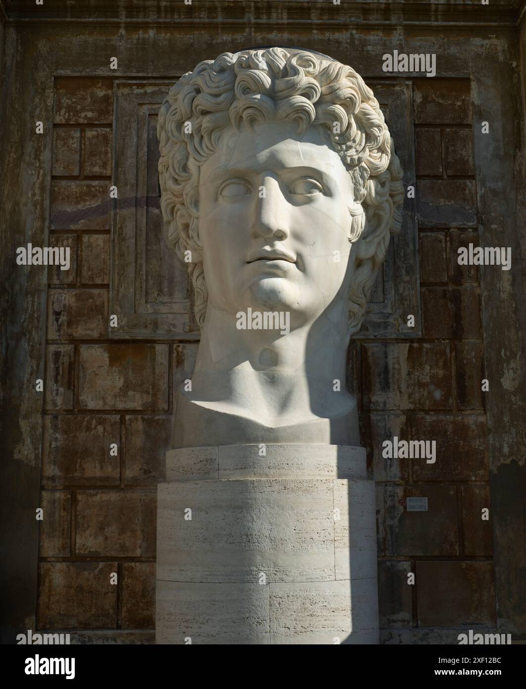 Calígula: Un emperador romano excéntrico y tirano, image size:1062x1390