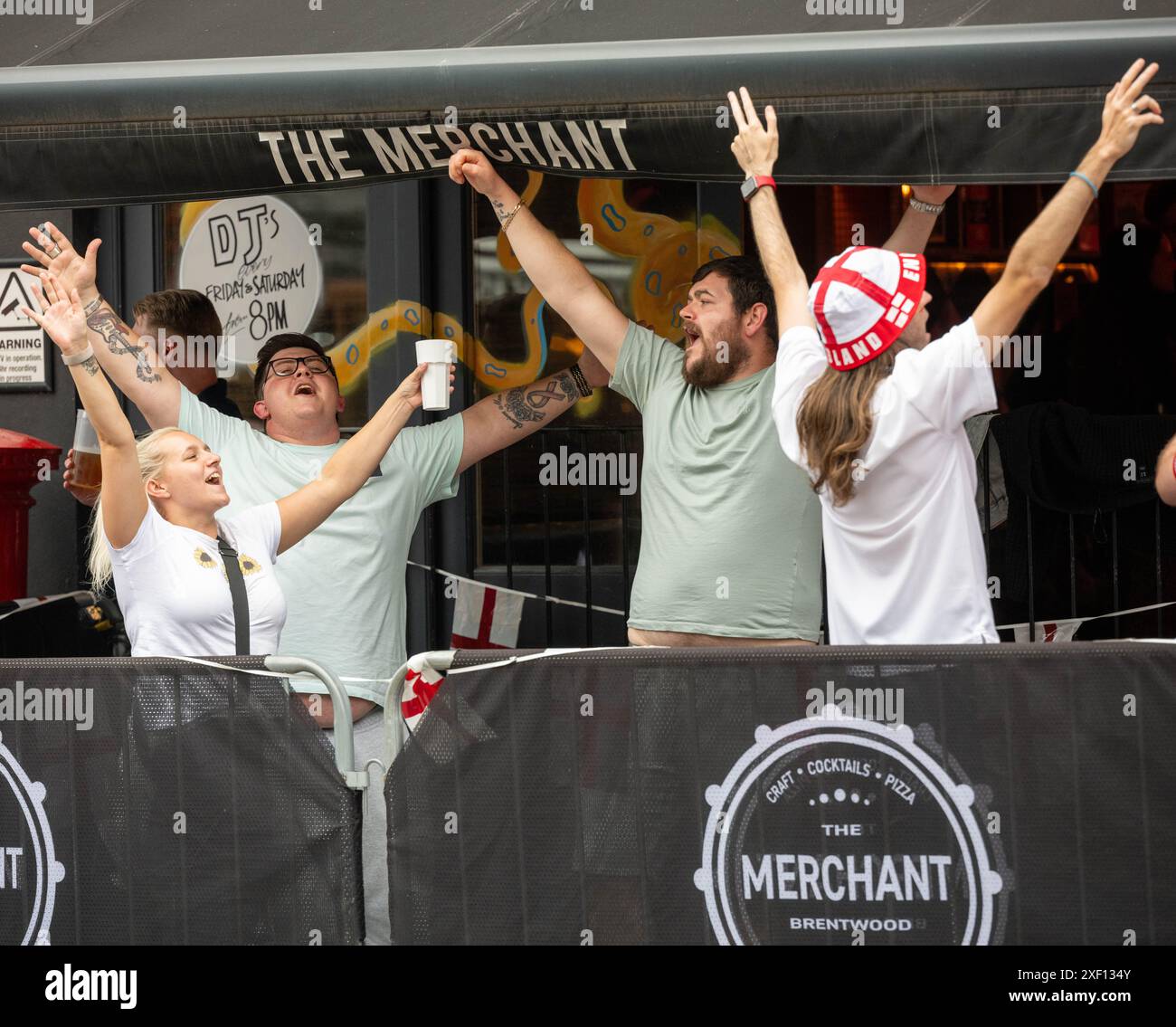 Brentwood Essex 30th Jun 2024 Fans in Brentwood Essex celebrate England's win at the Euros 2024. Credit: Ian Davidson/Alamy Live News Stock Photo