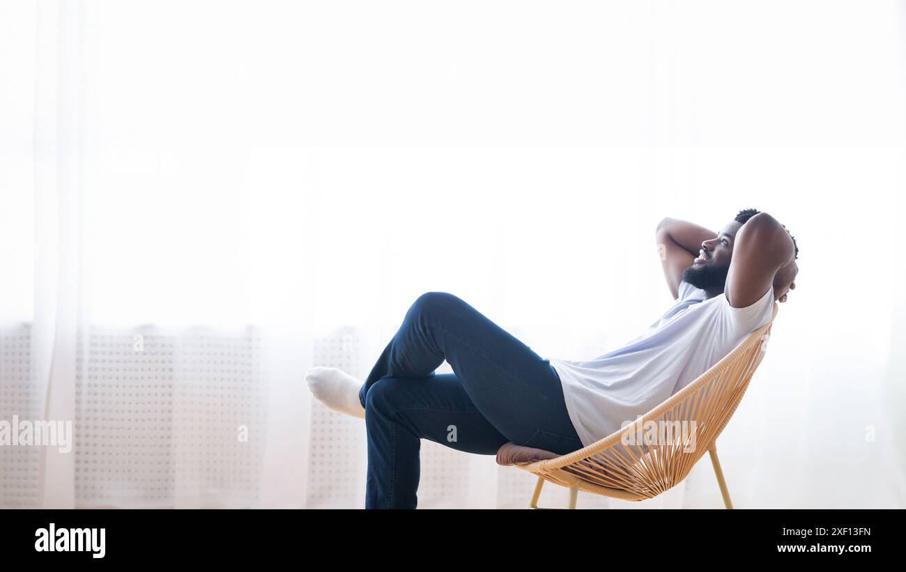 Man relaxed chair hi-res stock photography and images - Alamy