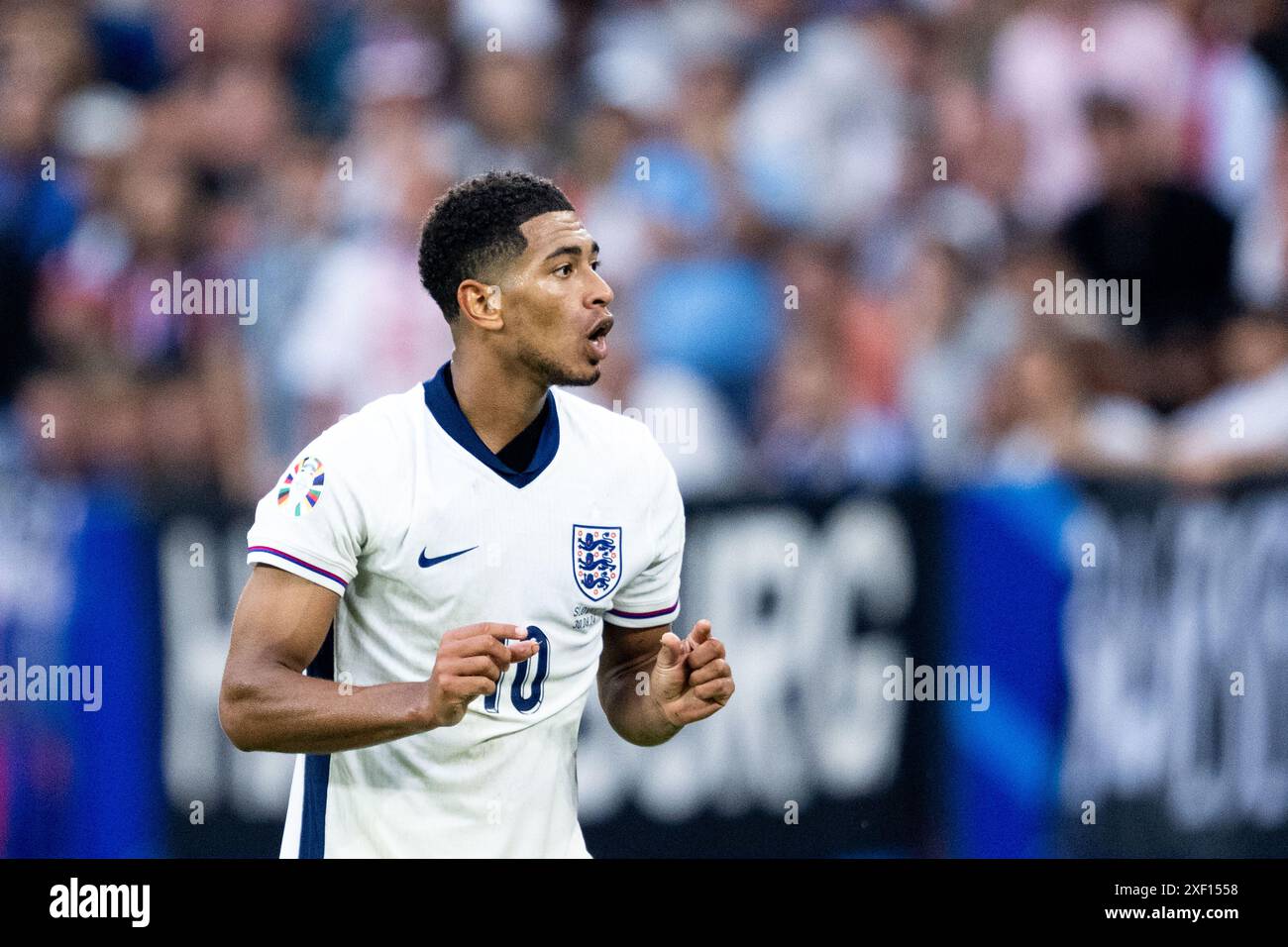 Jude Bellingham (England, #10) gestikuliert, GER, England (ENG) vs ...
