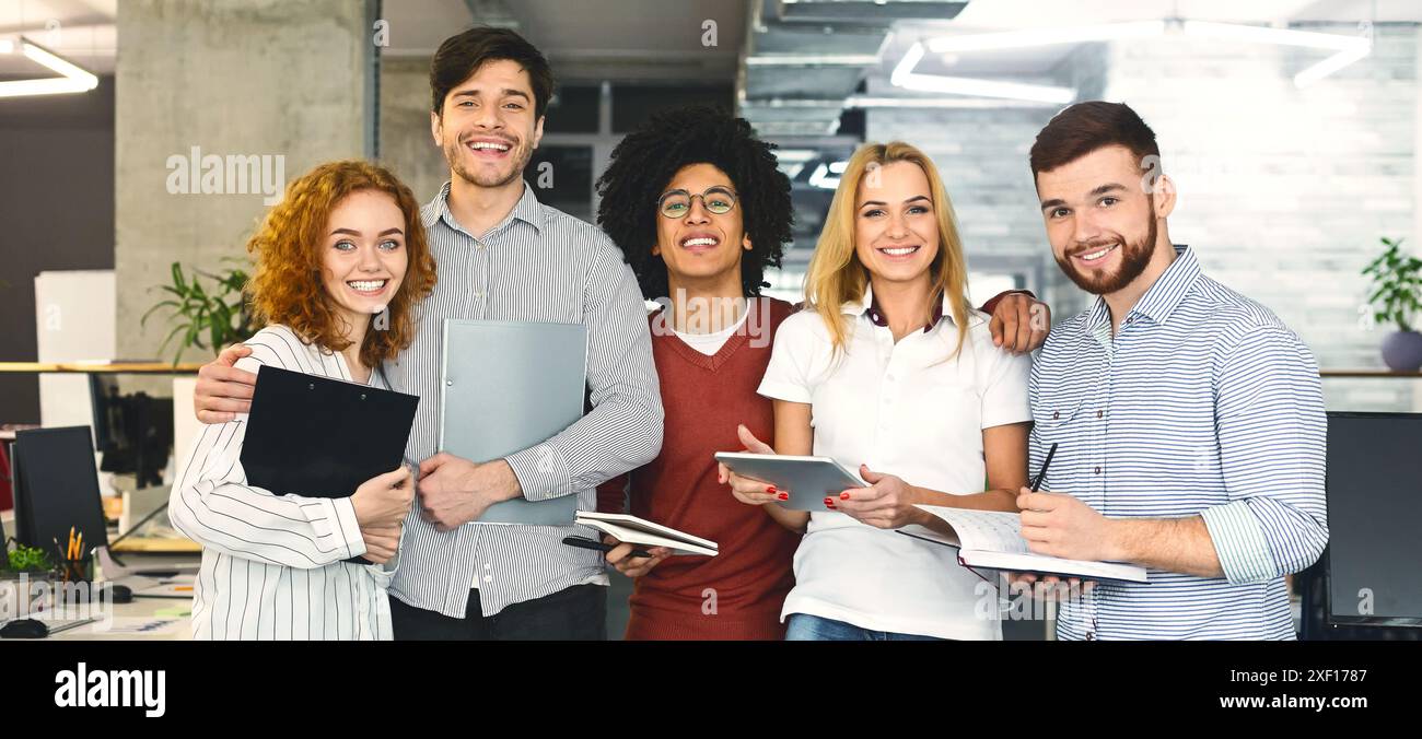 Diverse young people standing hi-res stock photography and images - Alamy