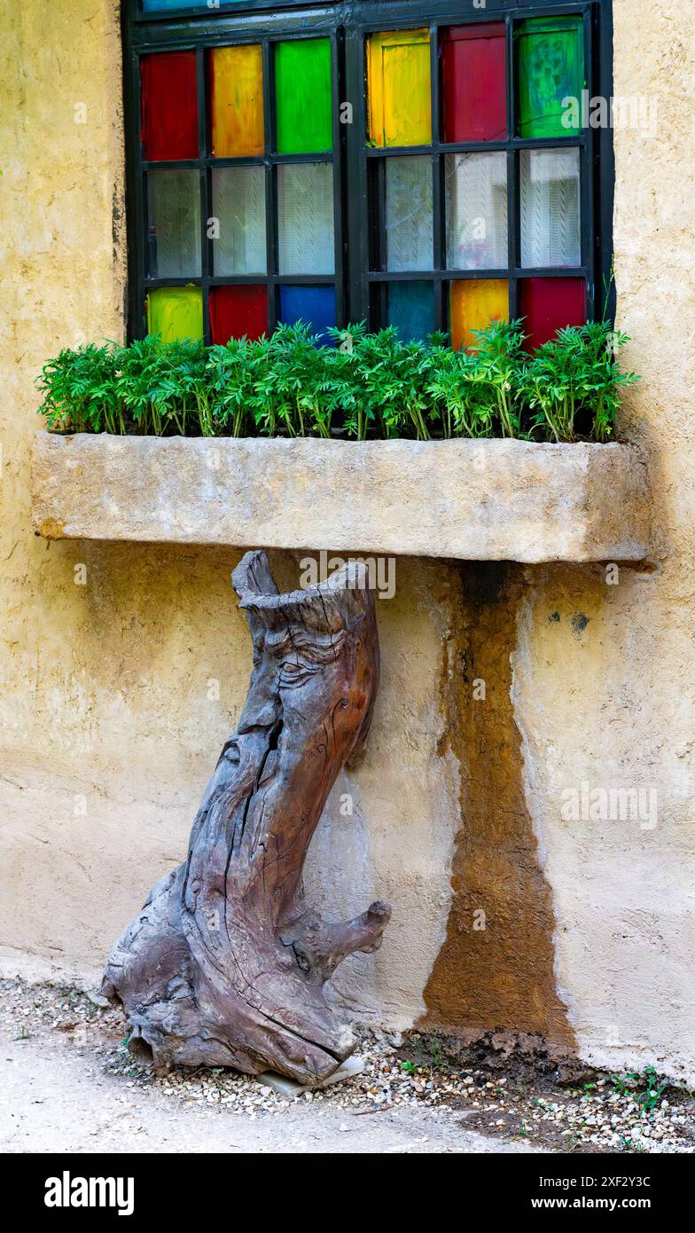 Carved brick decorate windows hi-res stock photography and images - Alamy