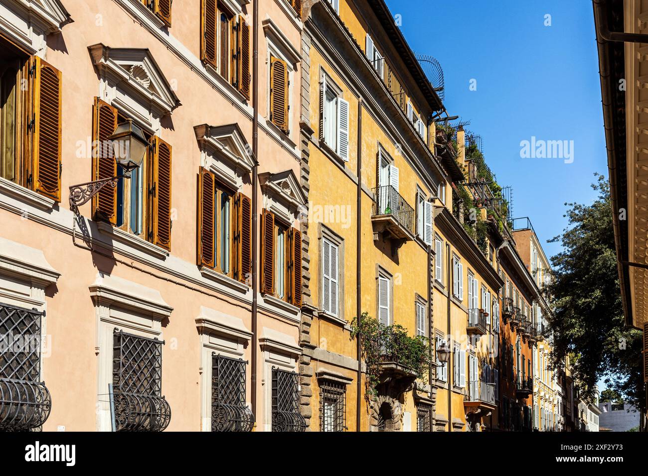 Gregorian Rome A glimpse of the front of the house hi-res stock photography and images ...