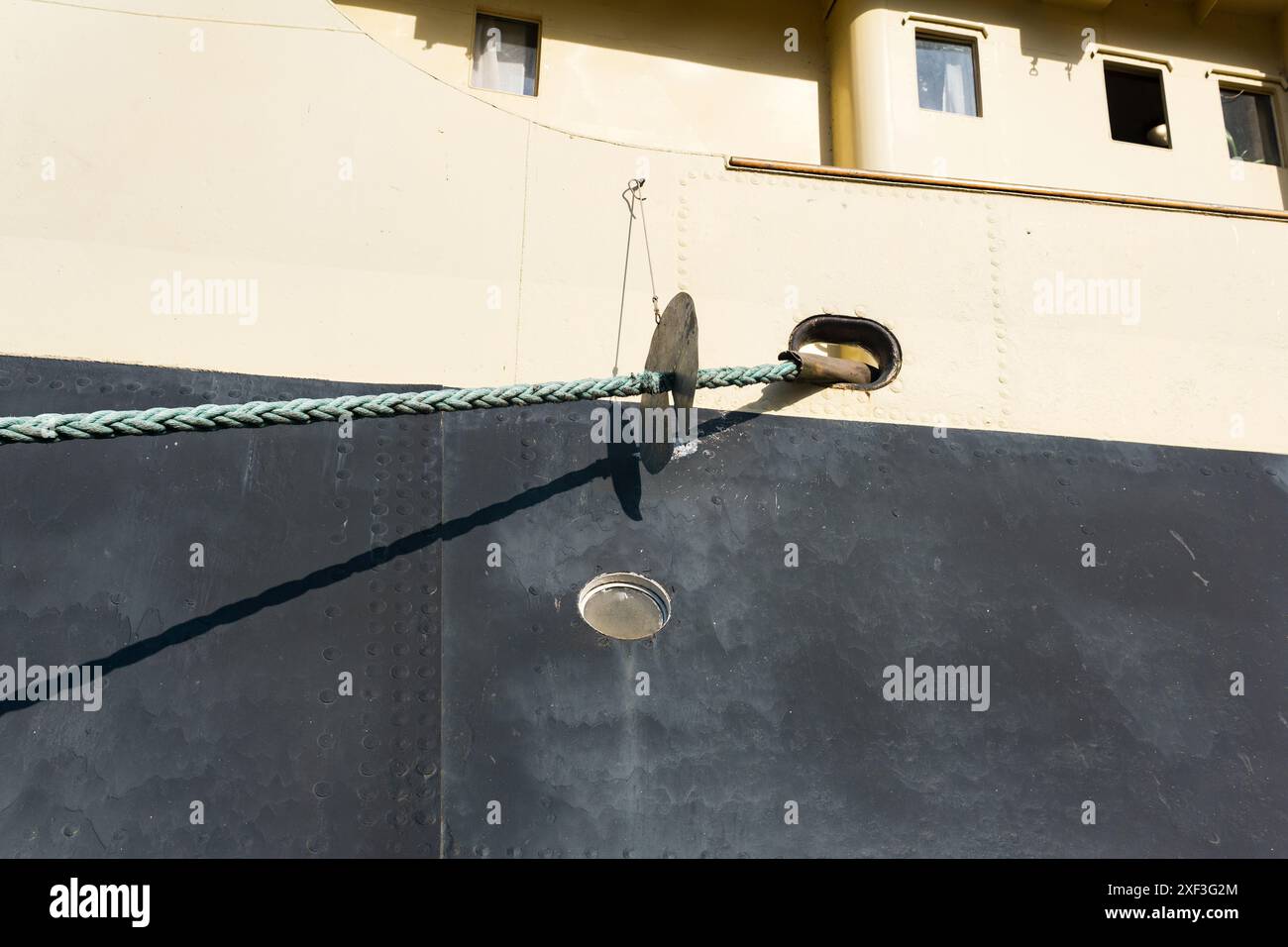 disk on mooring line to prevent rats from entering the ship Stock Photo ...