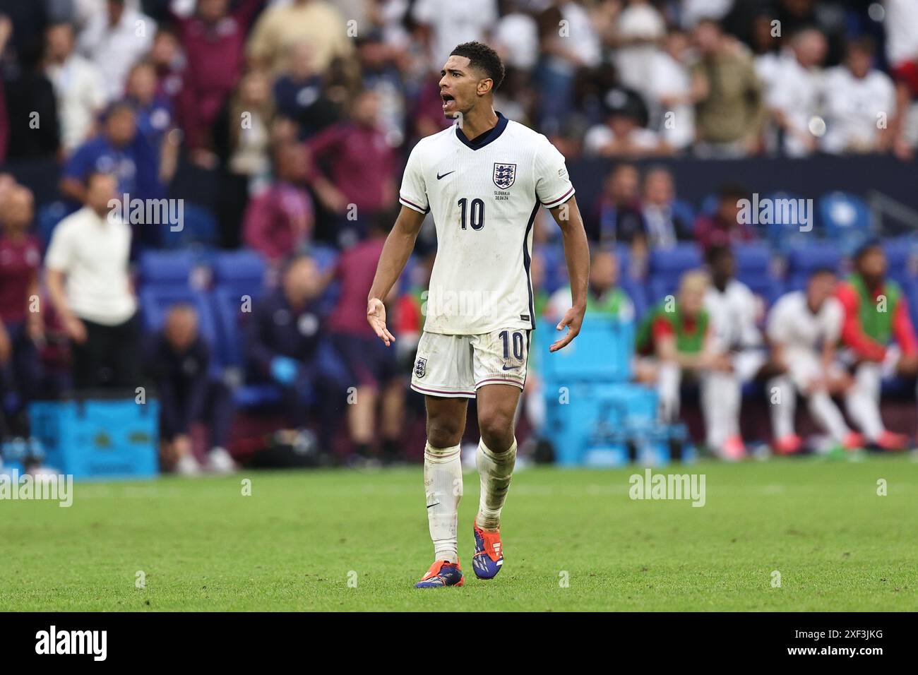 jude-bellingham-england-celebrates-after-scoring-his-team-s-first