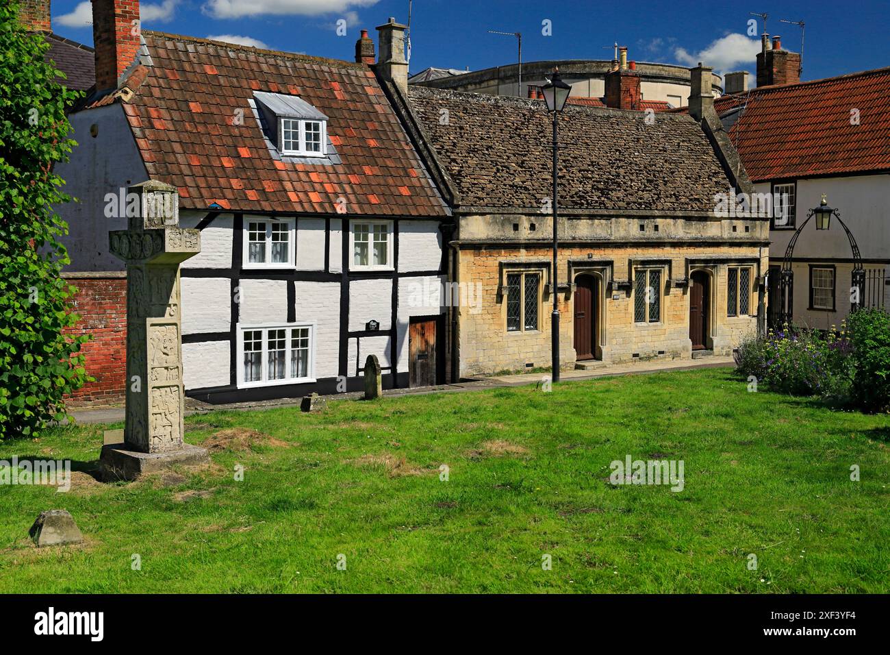 1 and 2, St John's Churchyard and Tower Lee, St John the Baptist church yard, Devizes, Wiltshire. Stock Photo
