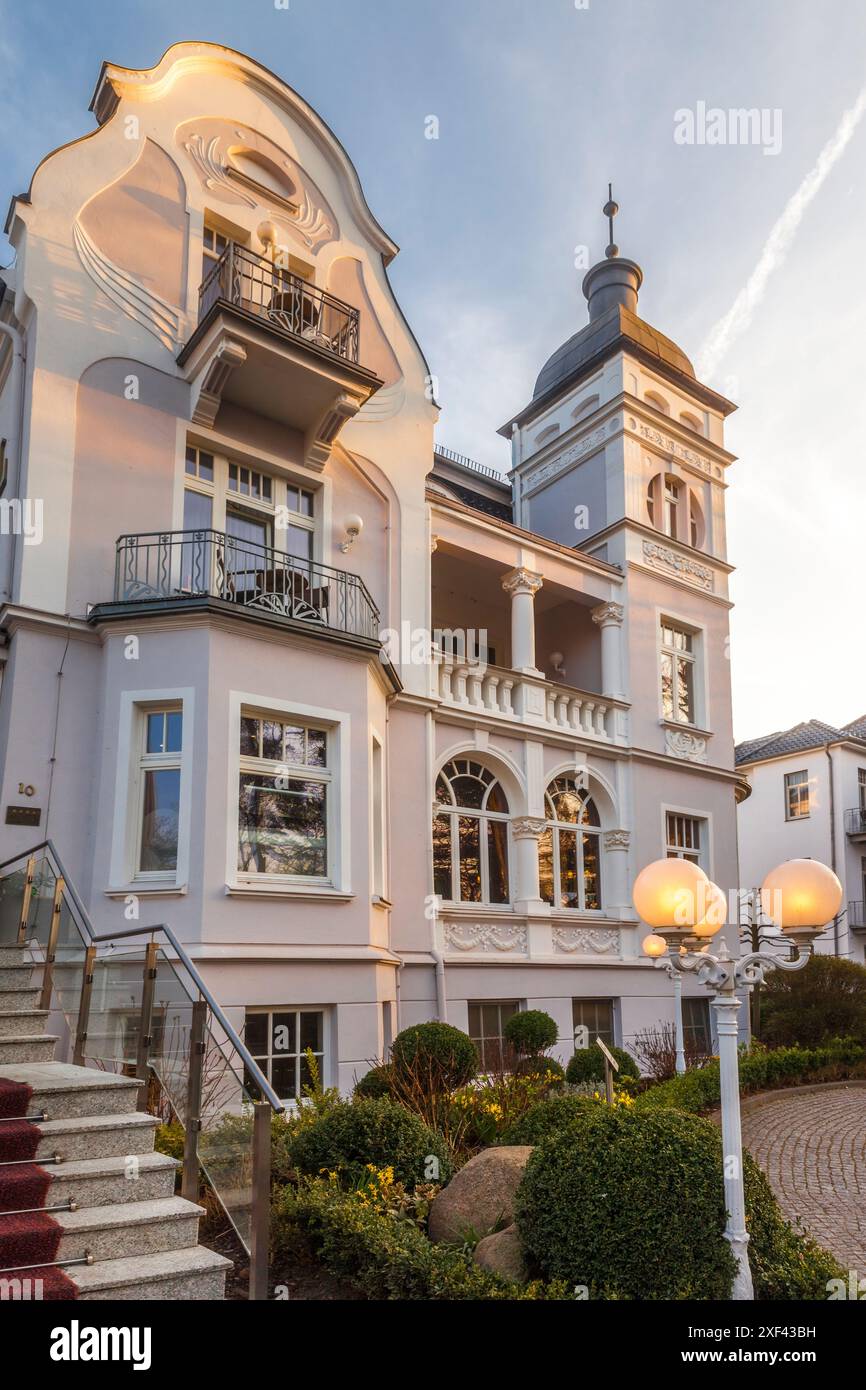 geography / travel, Germany, Mecklenburg-Western Pomerania, Historic hotel at Kuehlungsborn, ADDITIONAL-RIGHTS-CLEARANCE-INFO-NOT-AVAILABLE Stock Photo