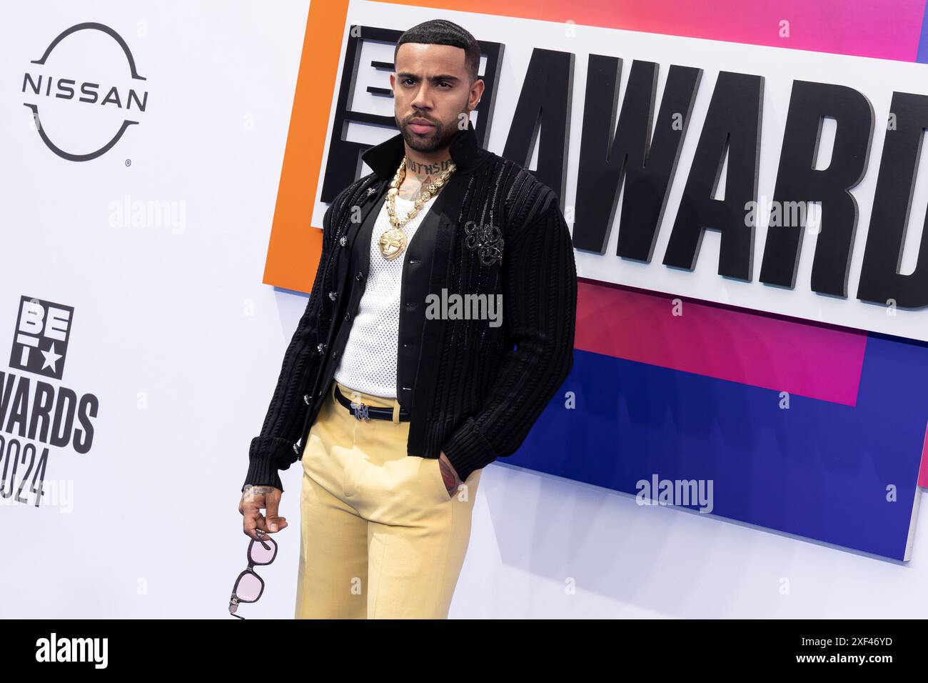 Vic Mensa attends the arrivals of the “BET Awards” 2025 at the Peacock