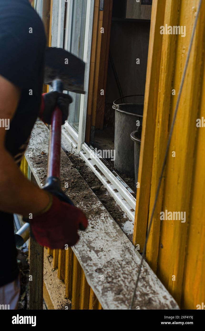 Gardener collects soil hi-res stock photography and images - Alamy