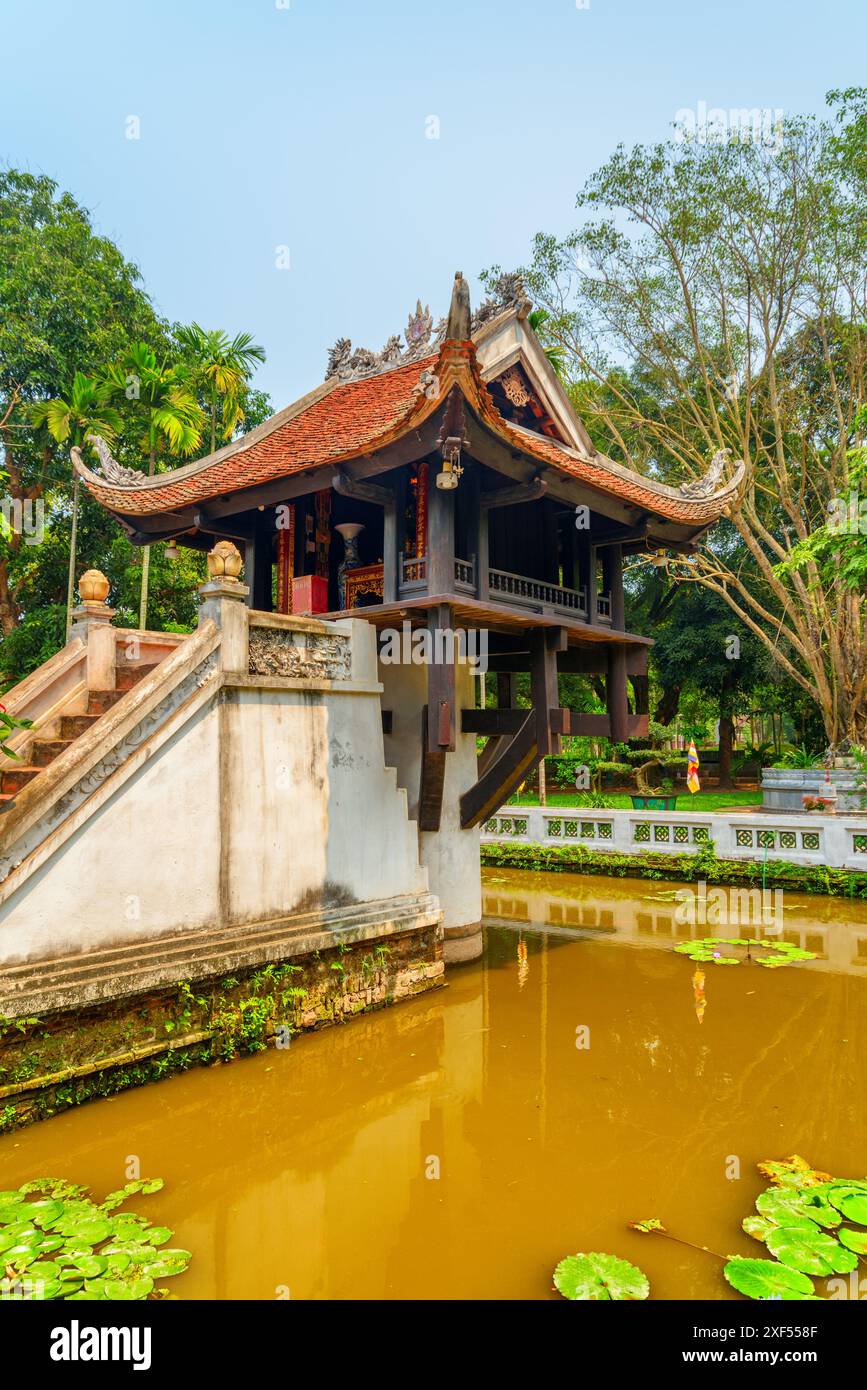 amazing-view-of-the-one-pillar-pagoda-in-hanoi-vietnam-the-historic