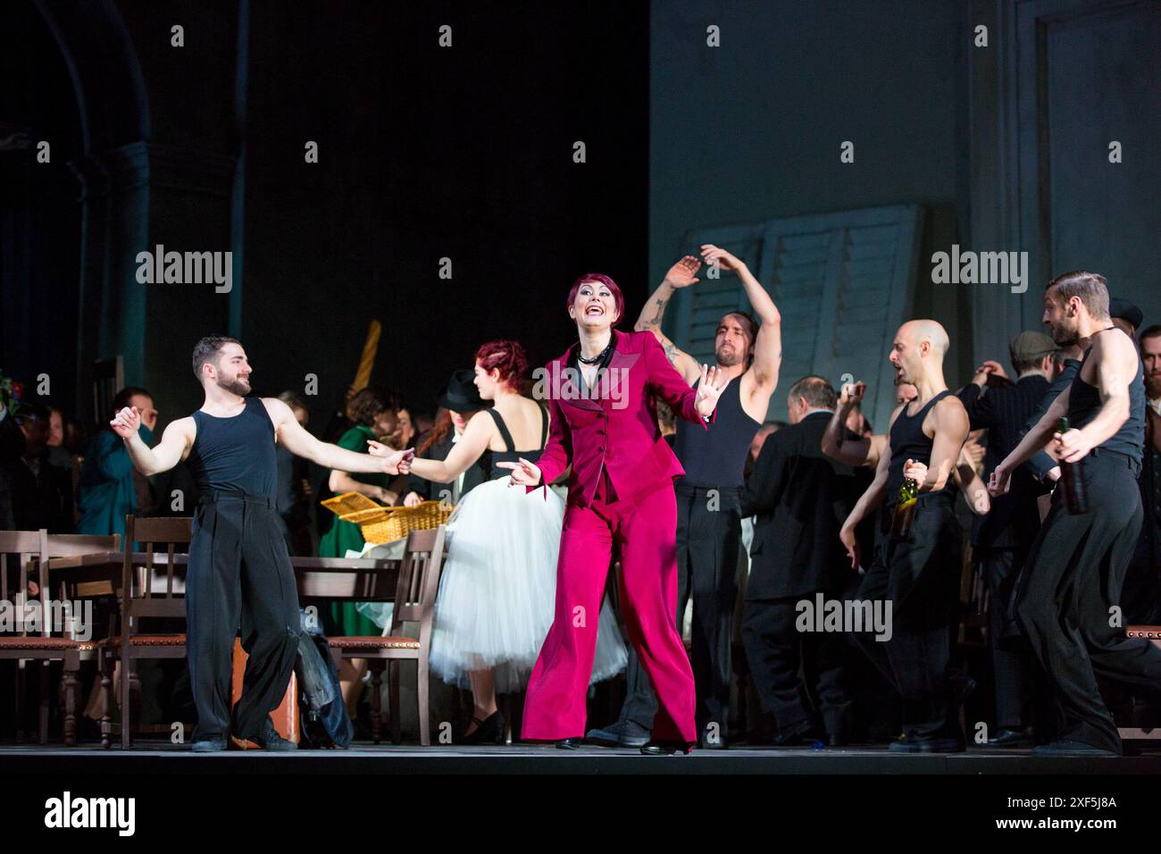 Veronica Simeoni (Preziosilla) with dancers in LA FORZA DEL DESTINO (The Force of Destiny) at the The Royal Opera, Covent Garden, London WC2  21/03/2019  music: Giuseppe Verdi  conductor: Antonio Pappano  design: Christian Schmidt  lighting: Olaf Winter  choreographer: Otto Pichler  original director: Christof Loy Stock Photo