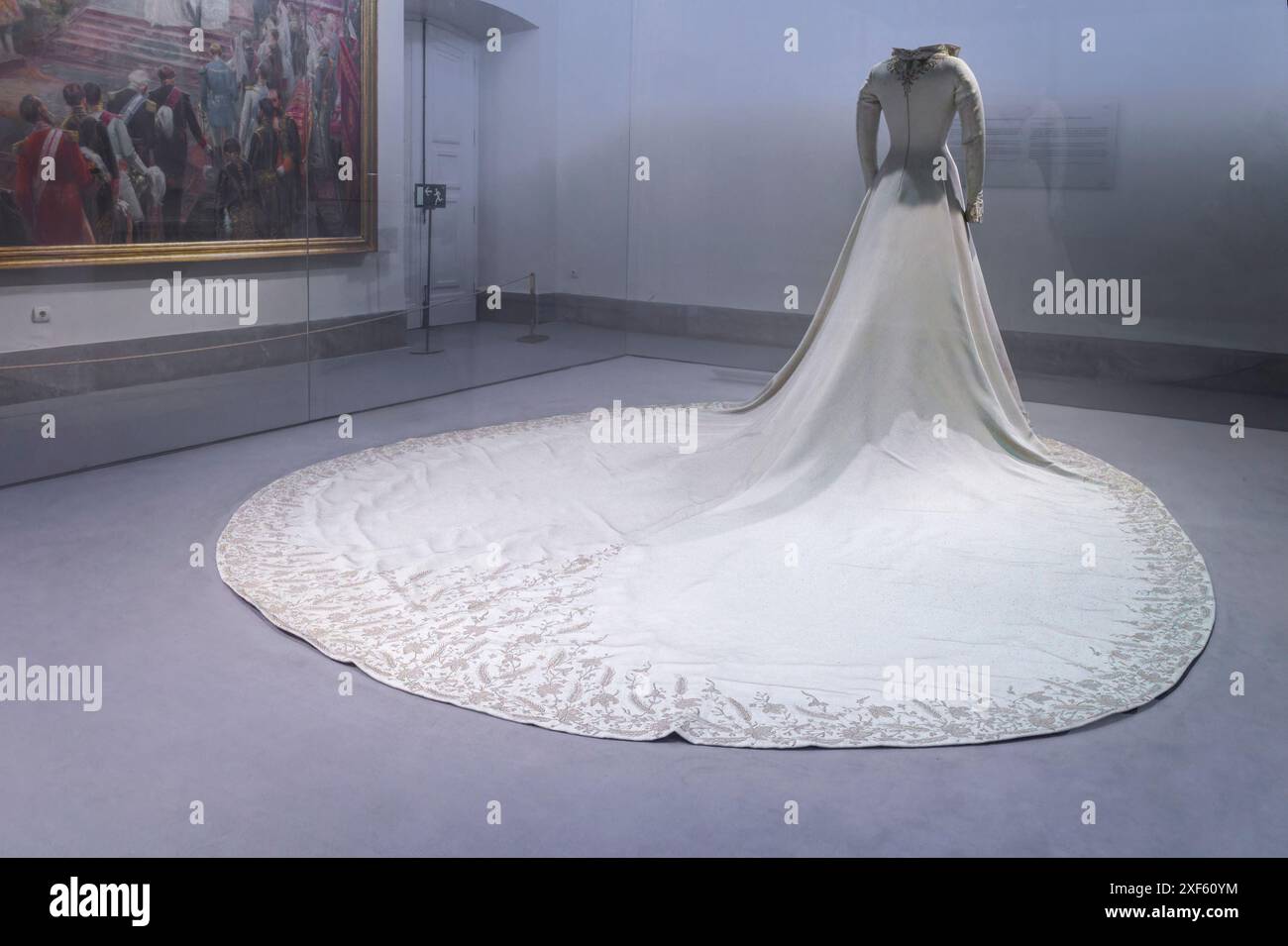 princess letizia wedding dress Who Designed Queen Letizia of Spain's Wedding Dress?