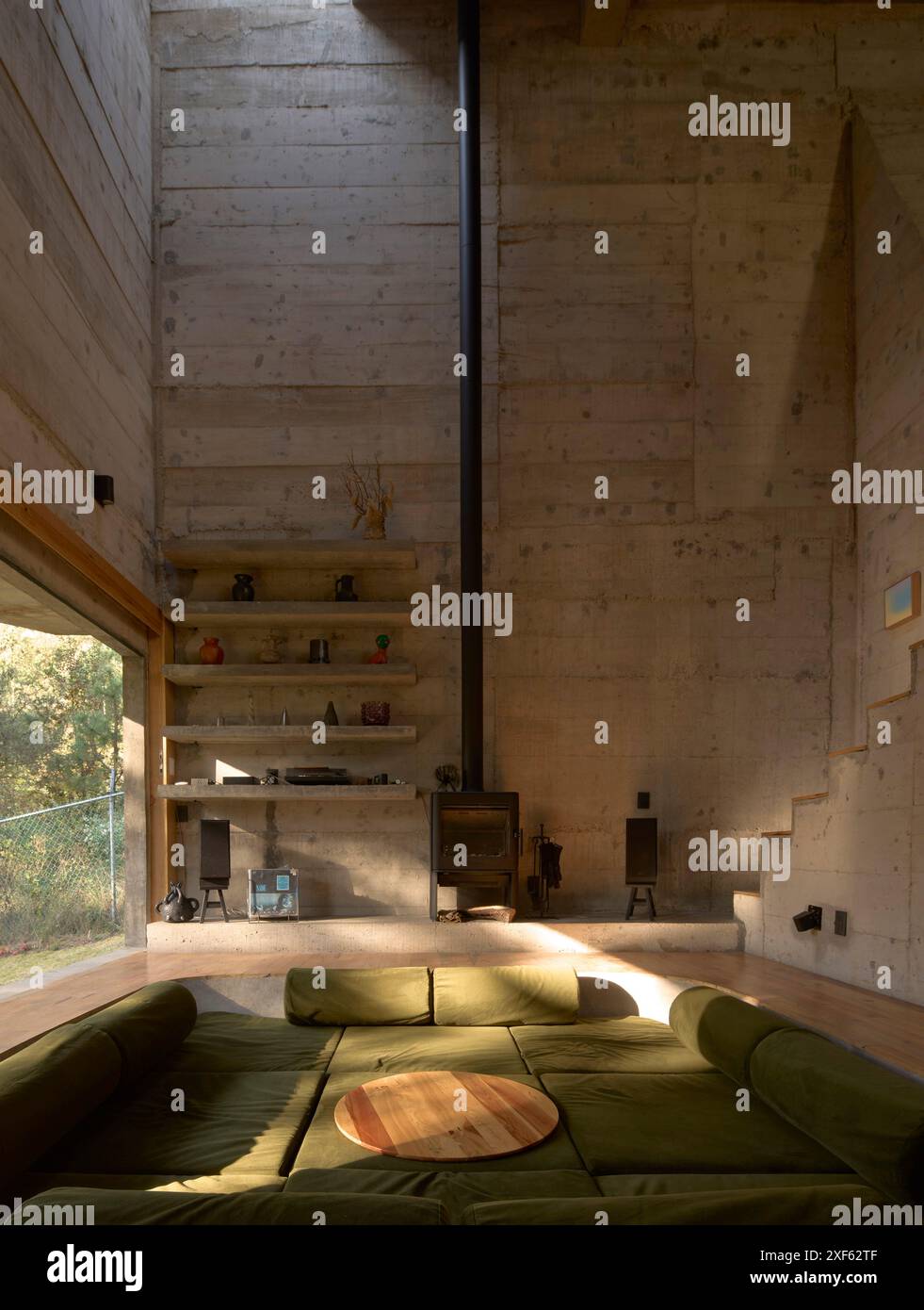 Ground floor sitting room displaying double-height space. Casa Alférez ...