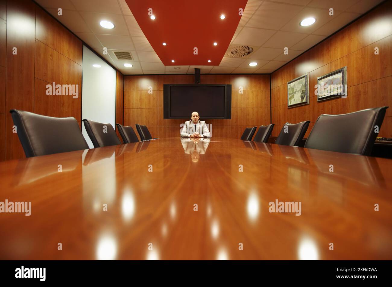 Seated leaders hi-res stock photography and images - Alamy