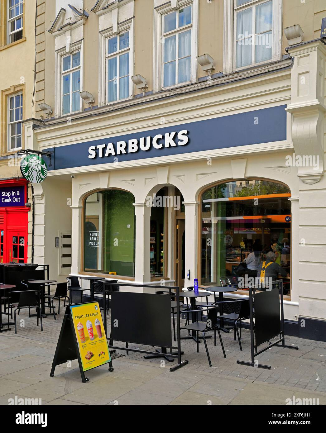 Starbucks coffee shop bristol hi-res stock photography and images - Alamy