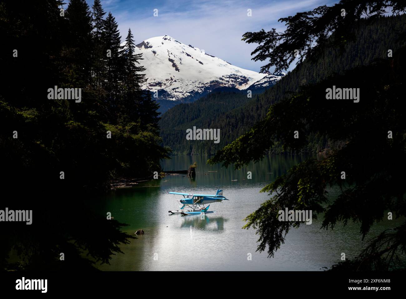 WA24951-00-....WASHINGTON - Float plane on Baker Lake with Mount Baker in the distance, Baker Lake Trail, Mount Baker Snoqualmie National Forest. . Stock Photo