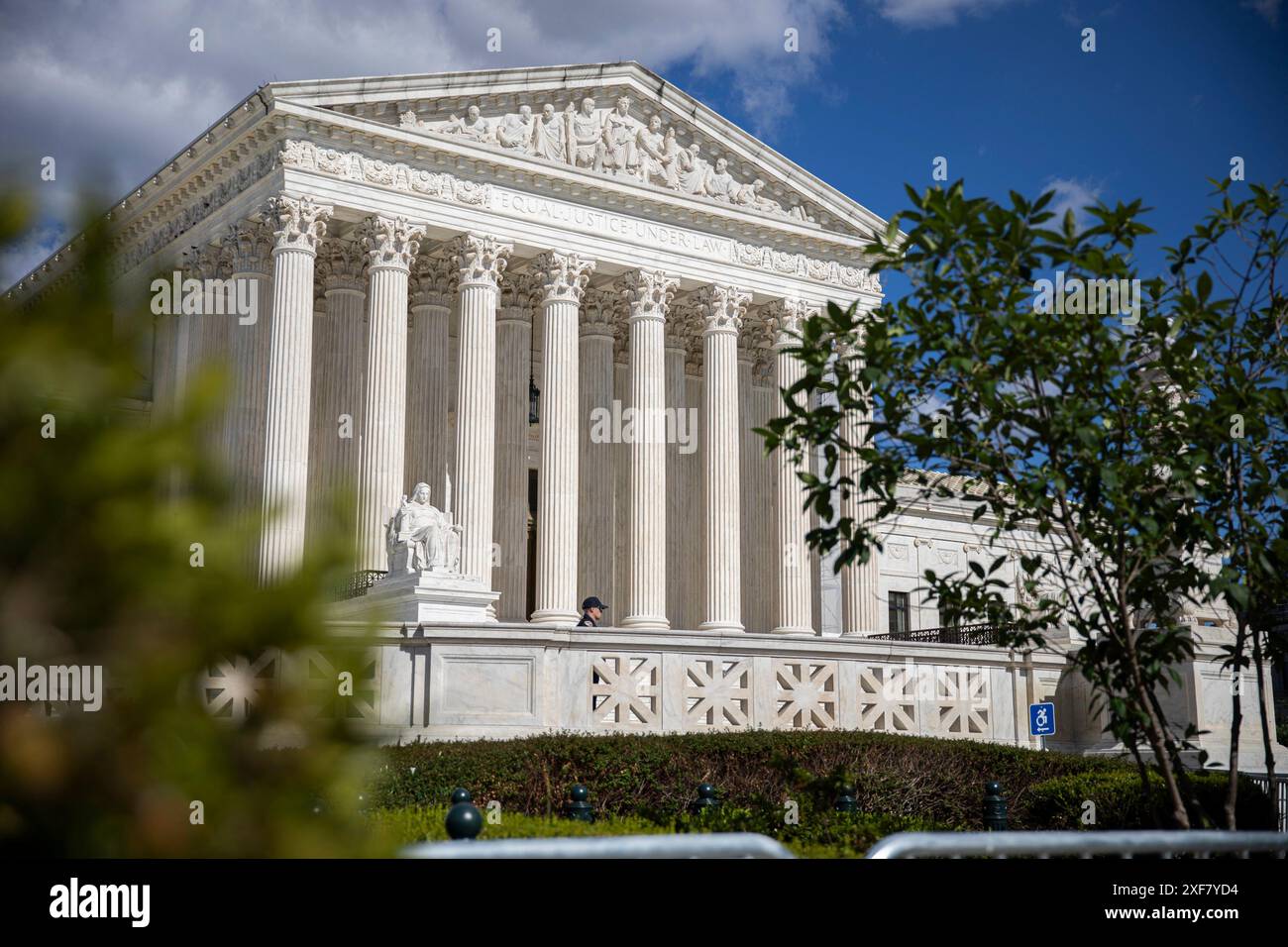 Washington DC, USA. 01st July, 2024. The United States Supreme Court is seen in Washington, DC, on July 01, 2024. The Supreme Court on Monday ruled that former President Donald Trump has some immunity from criminal charges for trying to reverse the 2020 election results. Credit: Aashish Kiphayet/Alamy Live News Stock Photo