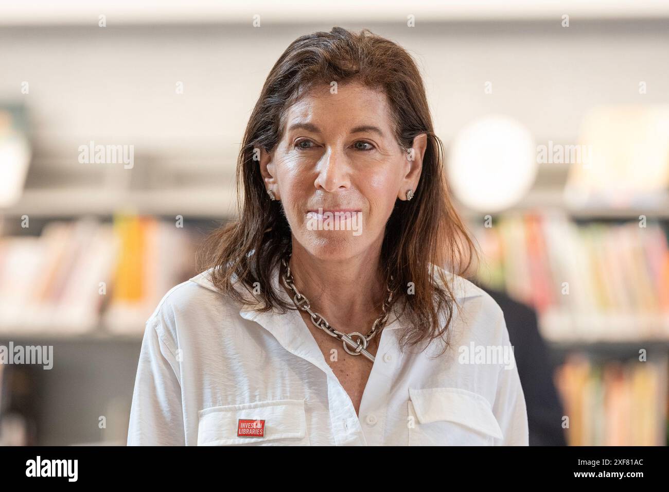 Linda johnson hires stock photography and images Alamy