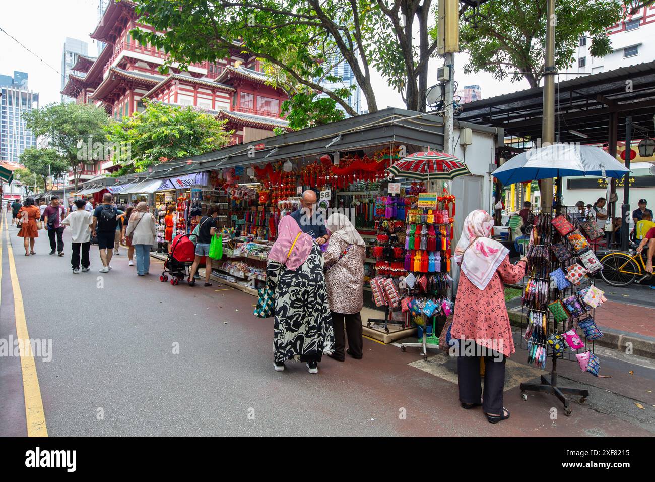 Malay street in singapore hi-res stock photography and images - Alamy