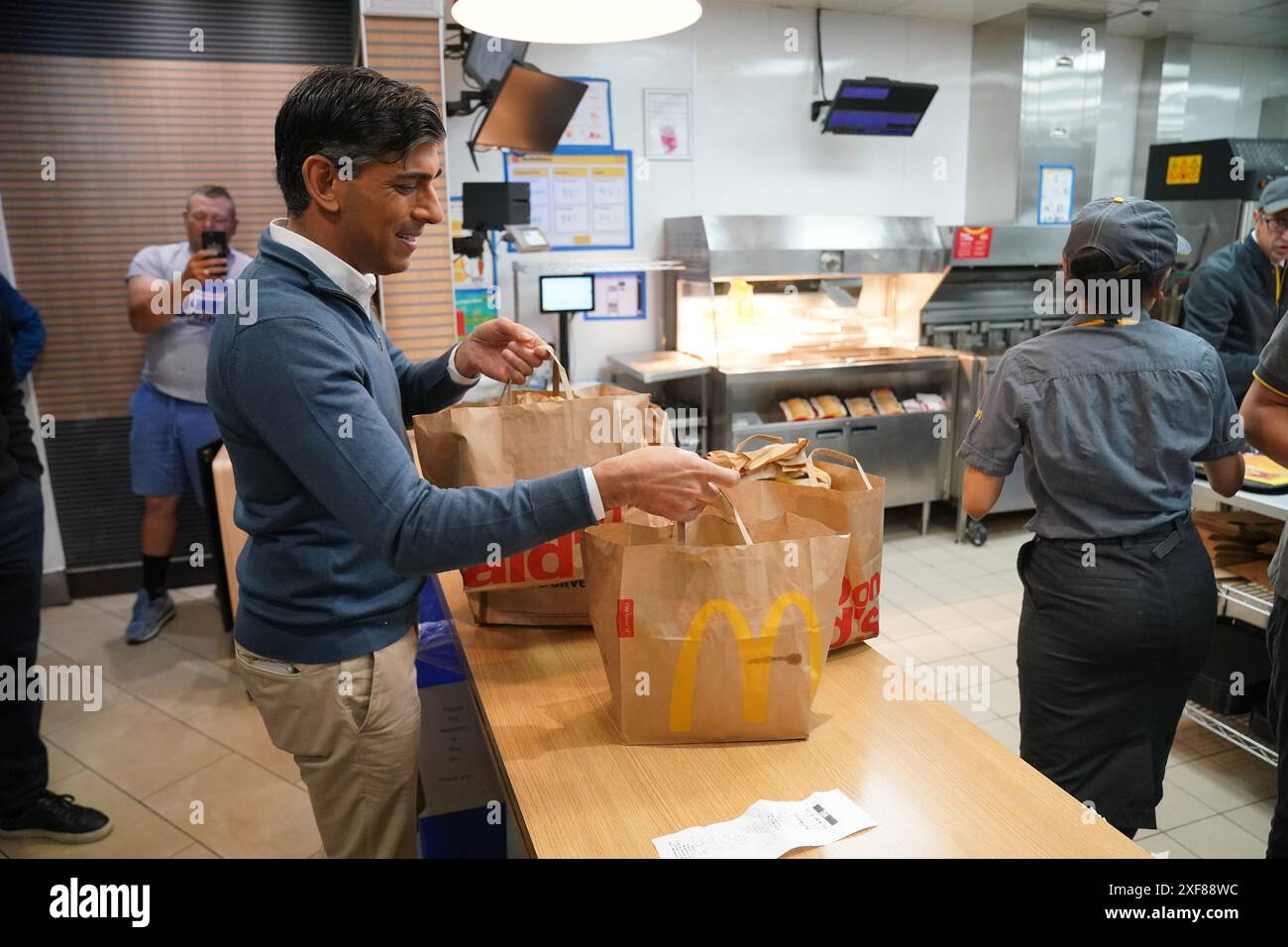 Prime Minister Rishi Sunak gathers McDonald’s breakfasts at ...