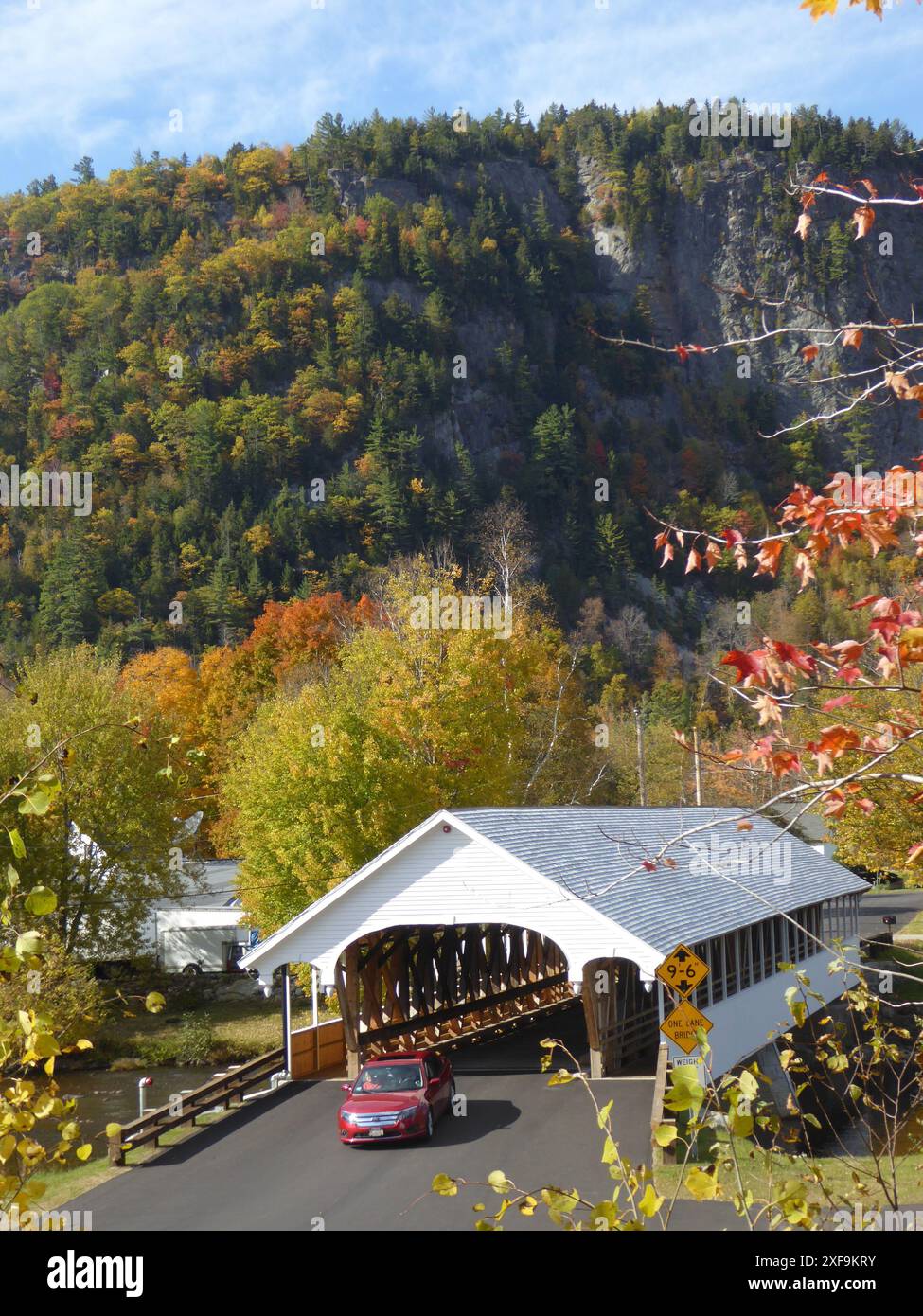 Fall of 10 hi-res stock photography and images - Alamy