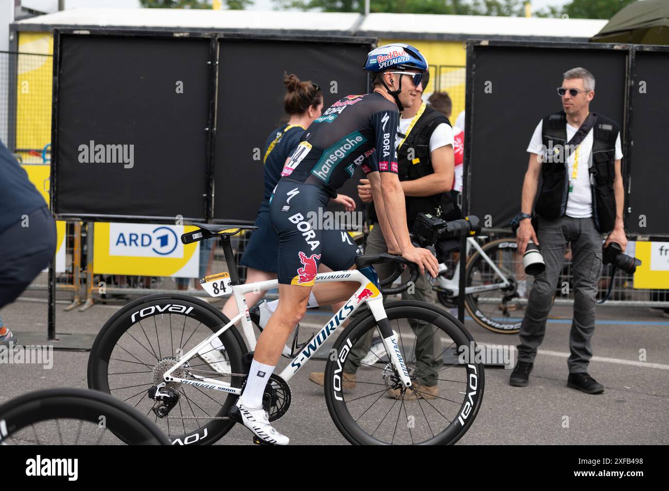 Captivating Vuelta, Sabato Il Via Da Venaria Reale: Nella Red Bull Pellizzari Affianca Hindley View Art Captivating Vuelta, Sabato Il Via Da Venaria Reale: Nella Red Bull Pellizzari Affianca Hindley View Art