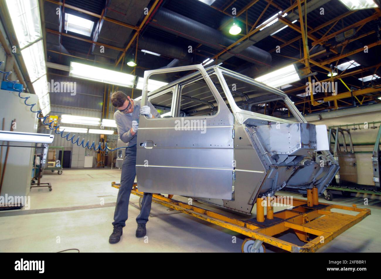 construction of the mercedes G class in graz construction of the ...