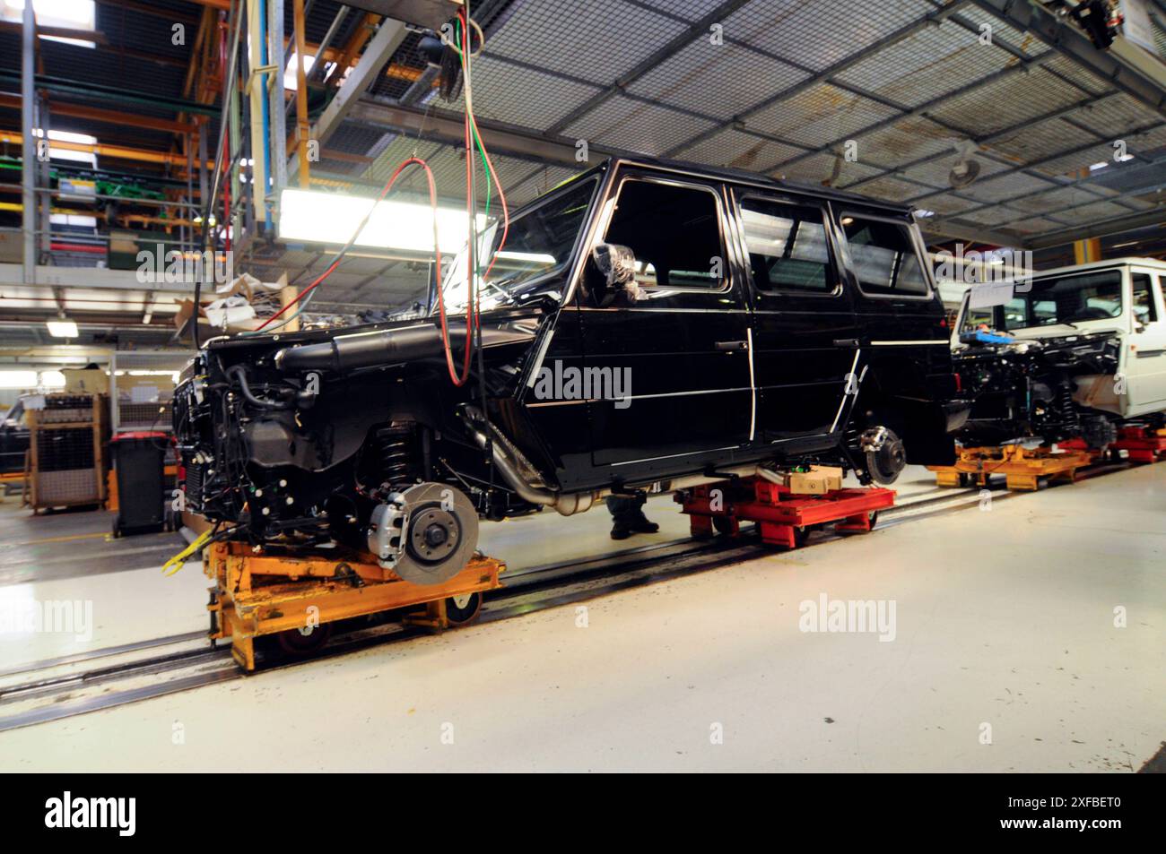 construction of the mercedes G class in graz construction of the ...