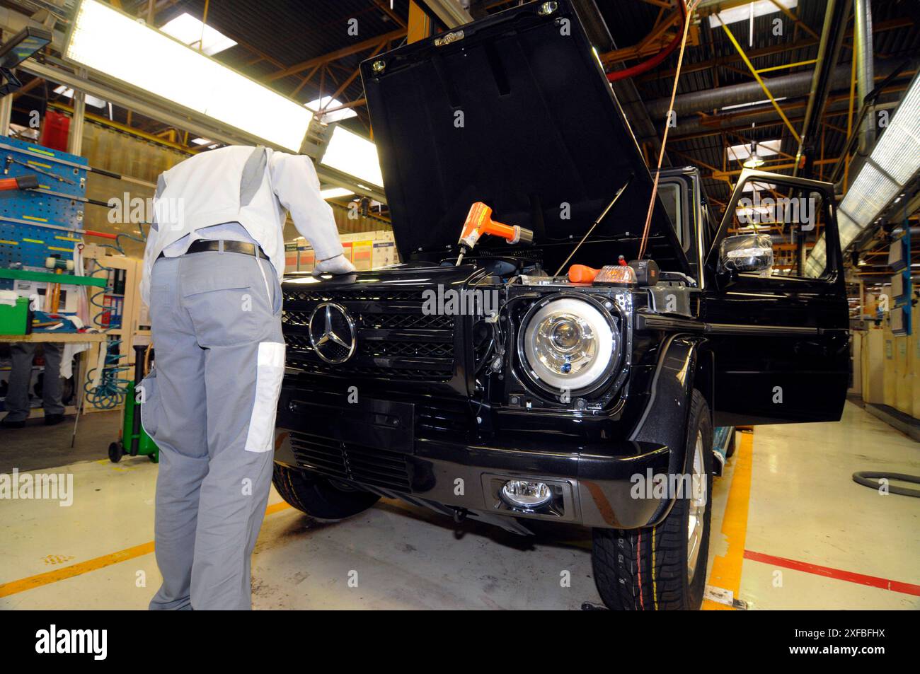 construction of the mercedes G class in graz construction of the ...
