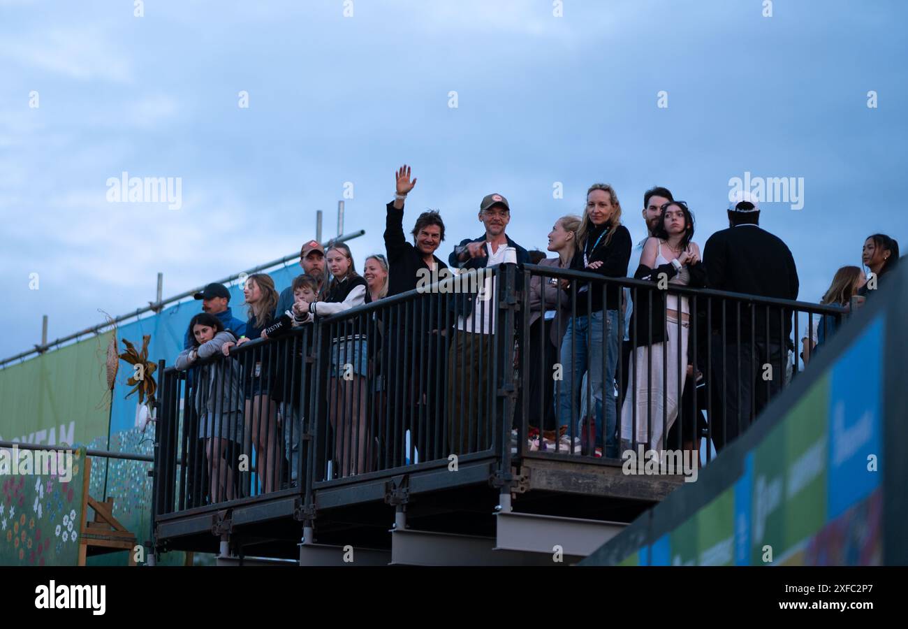 Tom Cruise, Simon Pegg, and Gillian Anderson at Glastonbury Music(02)