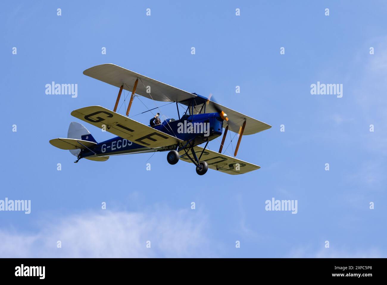 De Havilland DH82A Tiger Moth, GACDS, displaying at the Shuttleworth