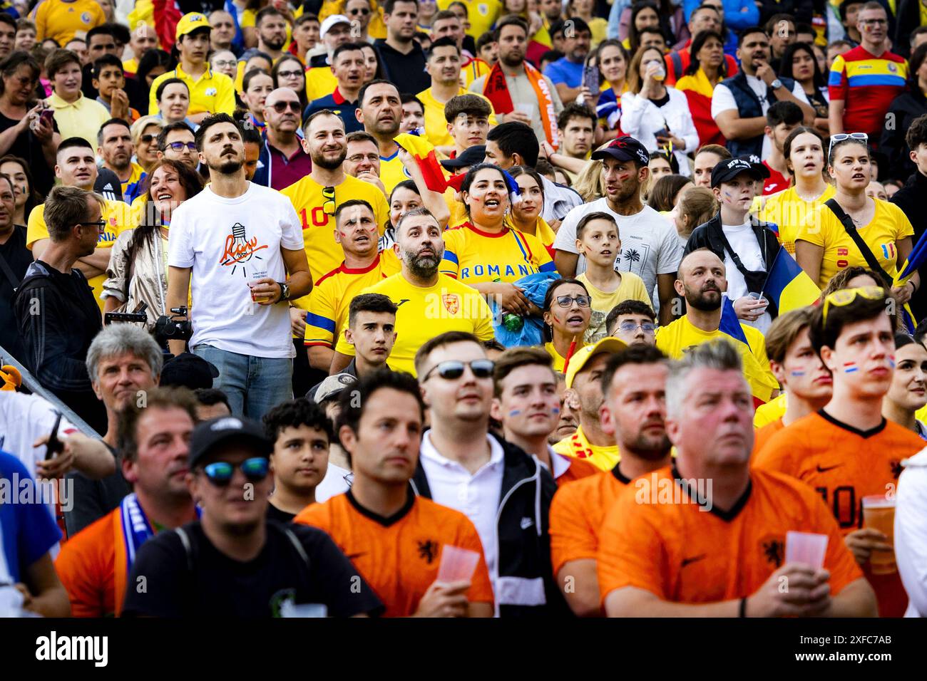 MUNICH - Dutch fans watch the eighth final match at the European ...