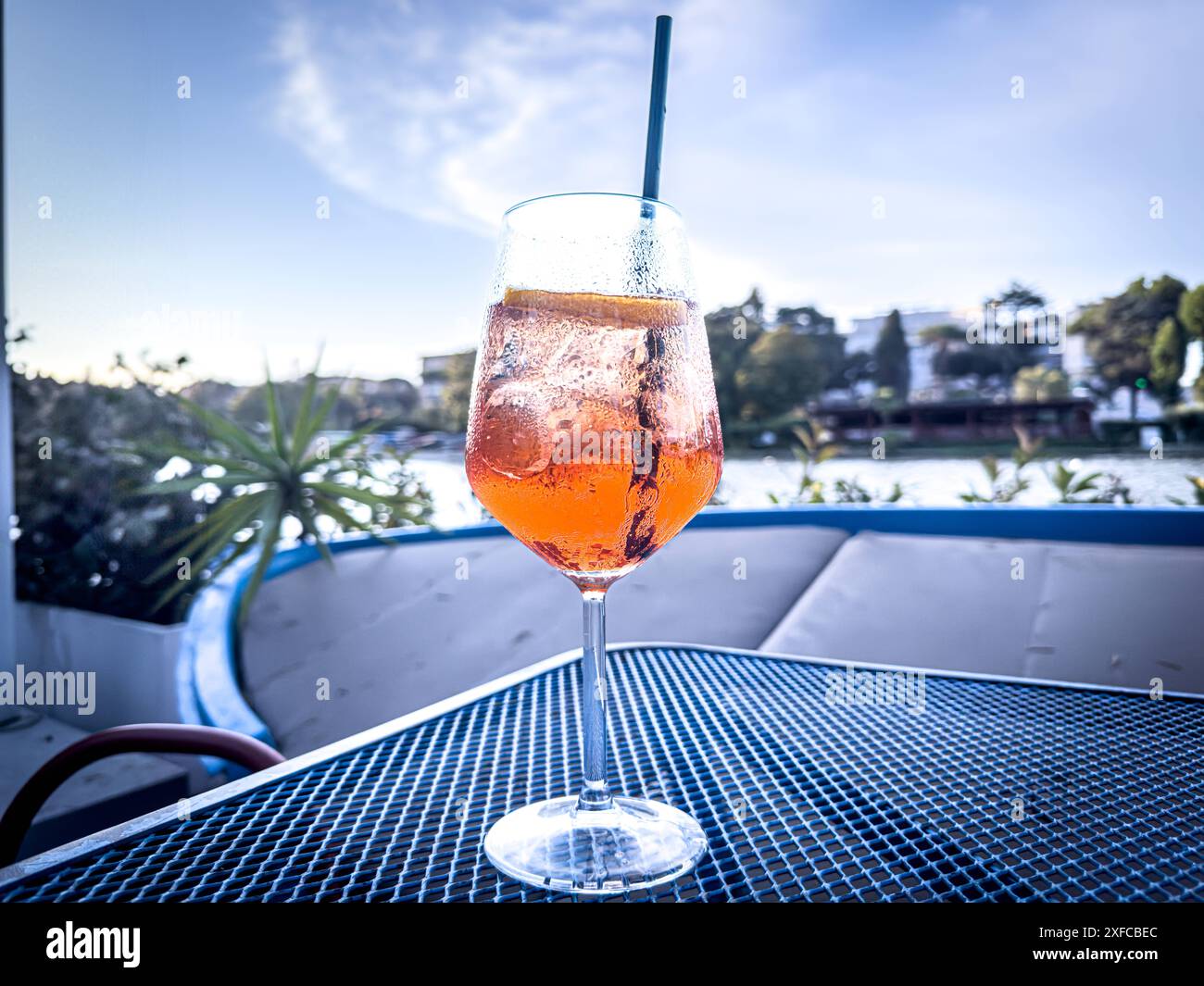 Eiswürfel symbol hi-res stock photography and images - Alamy